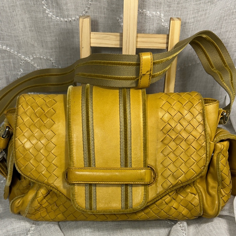 Bottega Veneta intrecciato woven leather buttery soft leather bag made in Italy